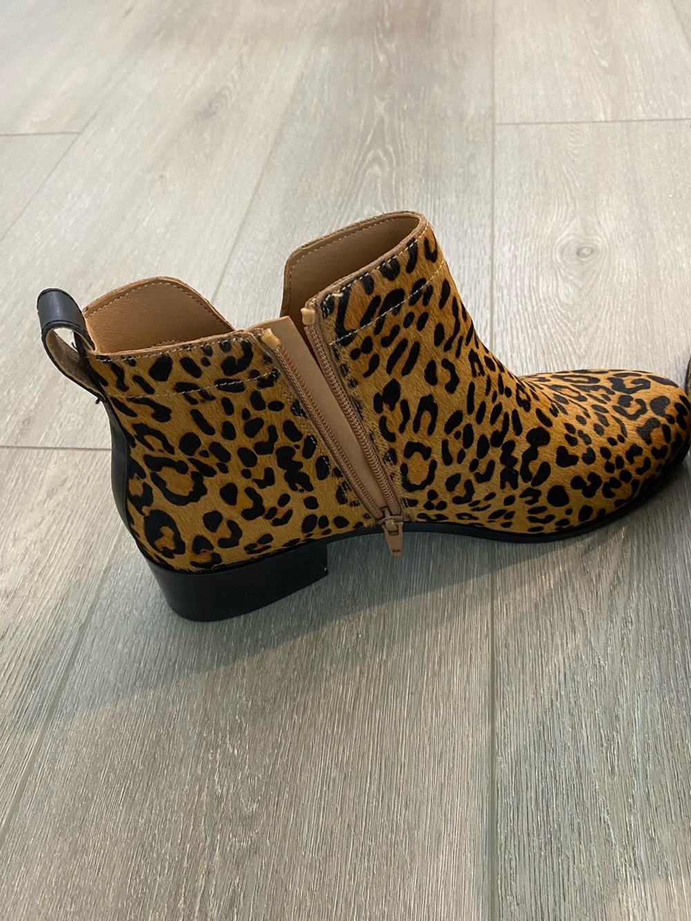 Vionic Shoes - Picture 4 of 9